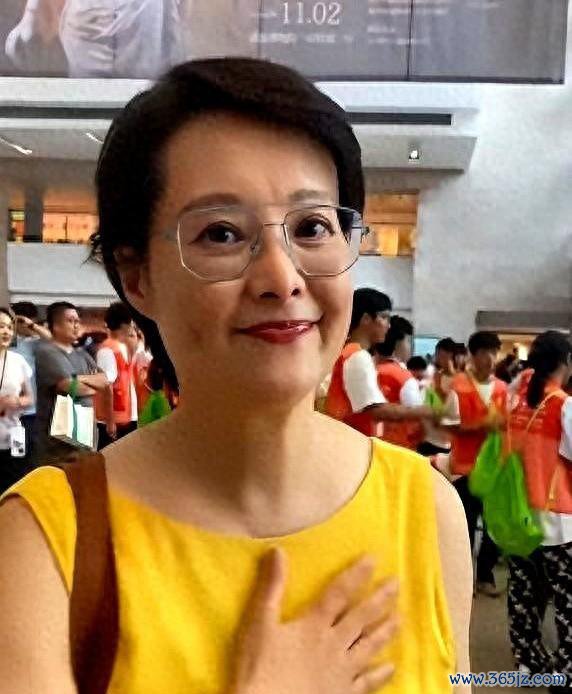 被全网骂的袁立，偷偷花500万救了6000个快死的东谈主